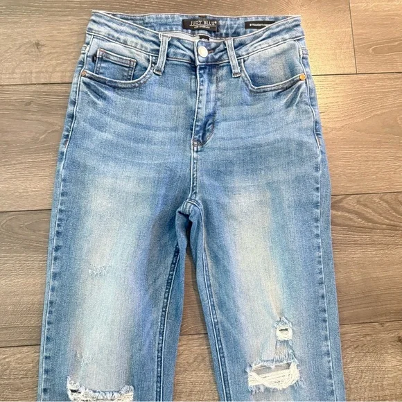 Judy Blue Light Blue Distressed Straight Crop Jeans - Picture 3 of 6